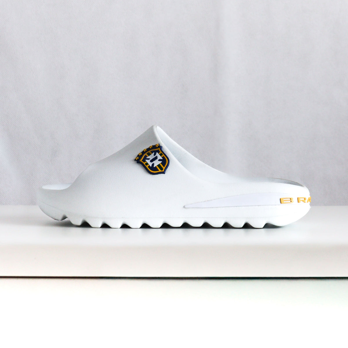 Chinelo Slider Copa do Mundo 2026 Off-White