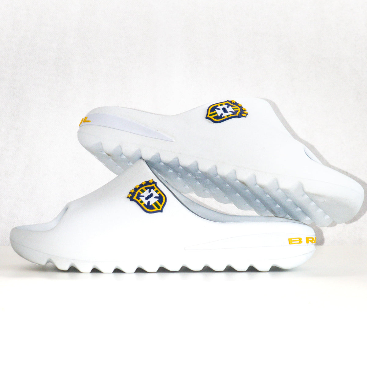 Chinelo Slider Copa do Mundo 2026 Off-White